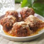 albóndigas en salsa marinara