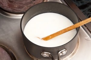 olla con arroz y leche de coco