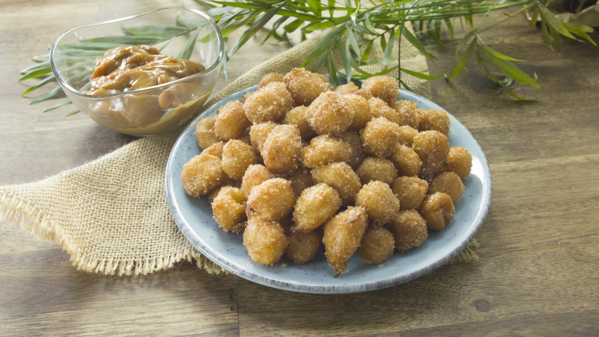 Bolitas de churro con cajeta