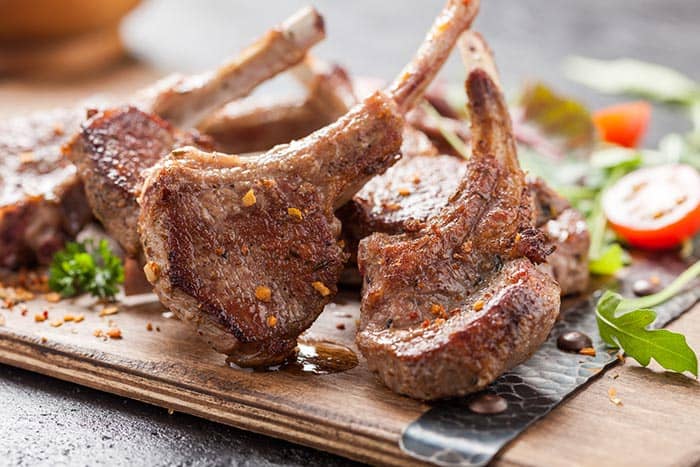 deliciosas chuletas de cordero al horno