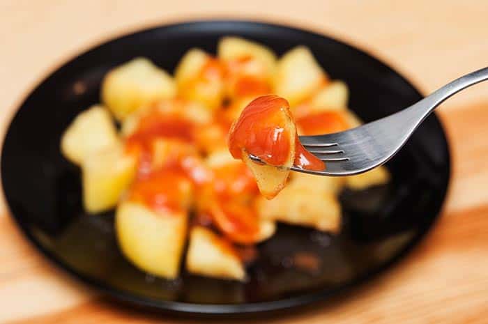 como hacer patatas bravas españolas