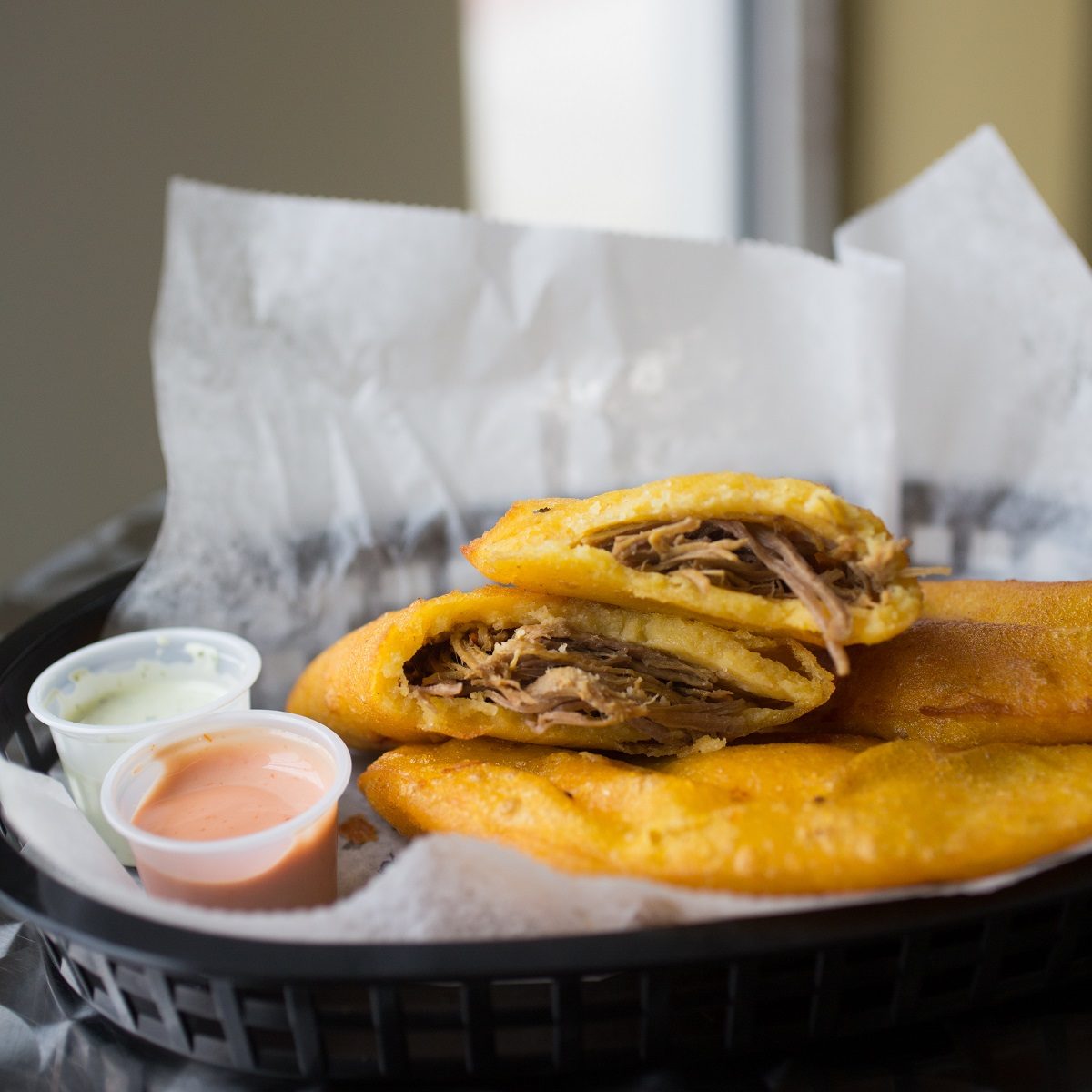 Empanada de carne mechada