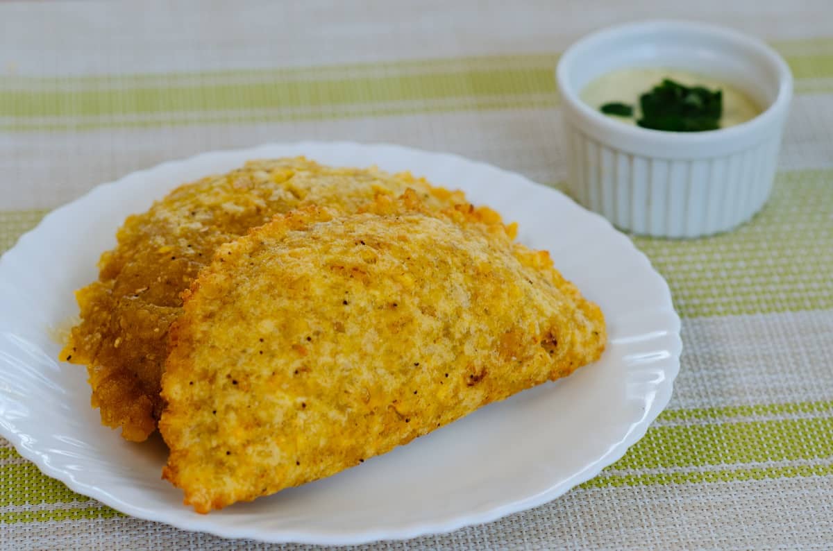 Empanadas de verde ecuatoriana, rellena de queso