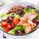 ensalada de quinoa con salmon