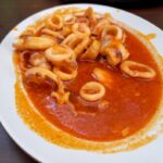 Guiso de calamares con chorizo