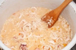 haciendo risotto de mariscos