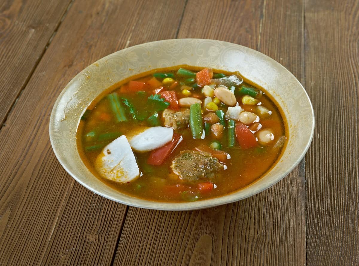 Locro de habas ecuatoriano