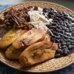 plato con pabellón criollo venezolano