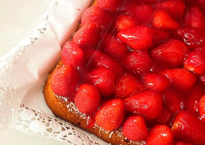 pastel de fresas con crema