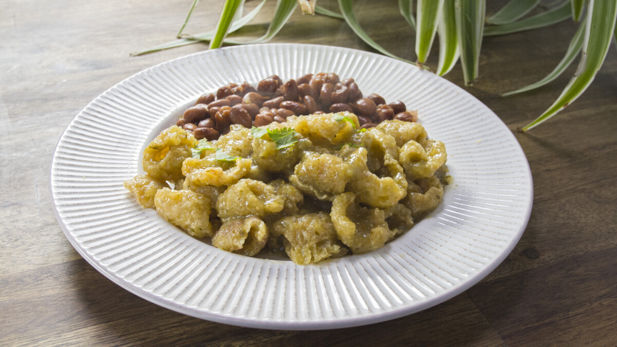 Chicharrones en salsa verde