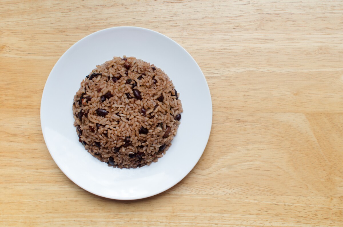 arroz negrito salvadoreño