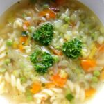 Sopa rápida de verduras con pasta