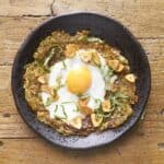 tortilla de patatas con huevo y picada de ajo